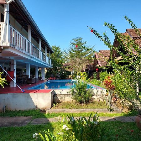 Tanabendang Banglos Pantai Cenang  Kültér fotó